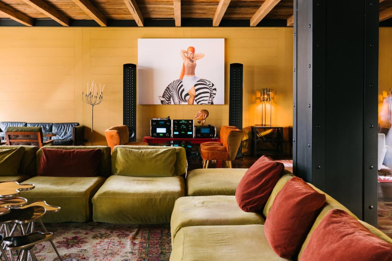 Rooms Hotel Tbilisi Exterior foto The interior of the home of the artist