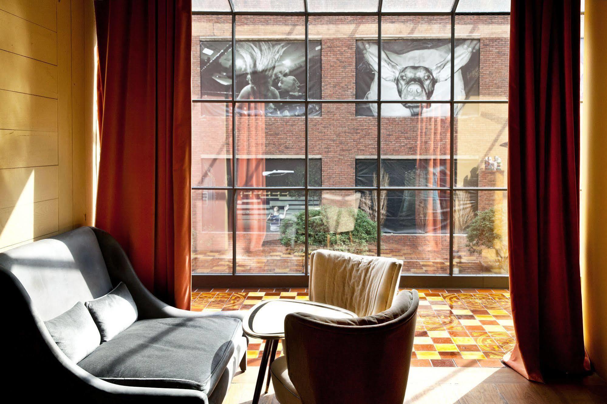 Rooms Hotel Tbilisi Exterior foto The interior of the hotel