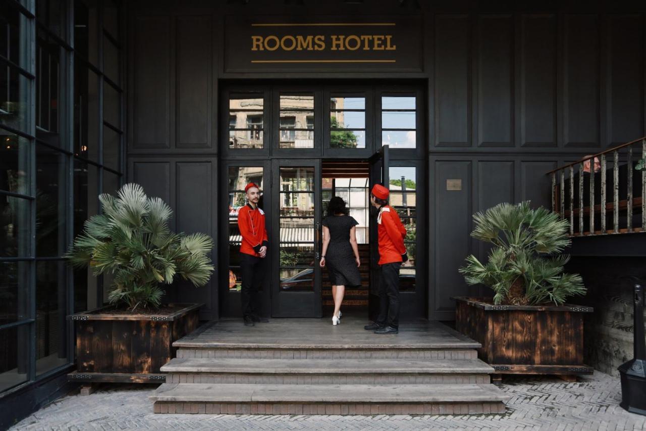 Rooms Hotel Tbilisi Exterior foto Entrance to Rooms Hotel