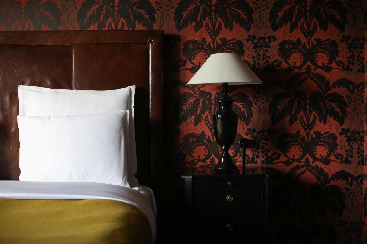 Rooms Hotel Tbilisi Exterior foto A bedroom at the Hotel